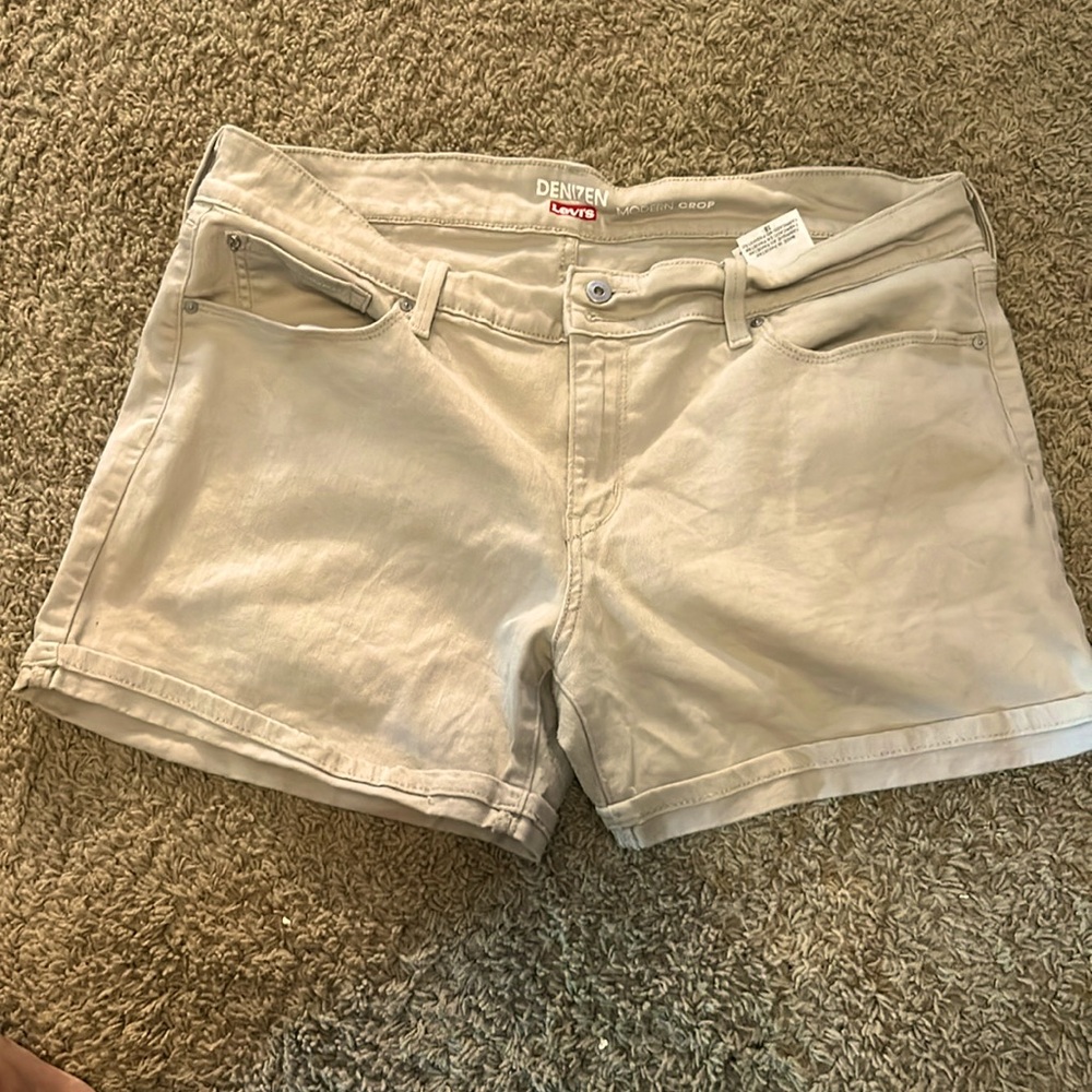Denizen from Levi’s size 18 khaki denim shorts